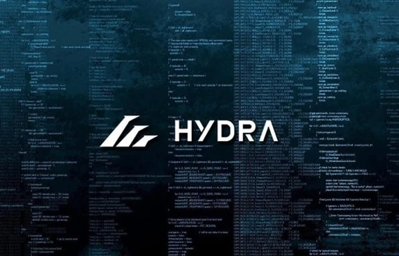 Иллюстрация с символикой Hydra на фоне цифровых данных